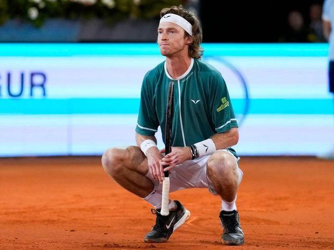 在半决赛中 在半决赛中